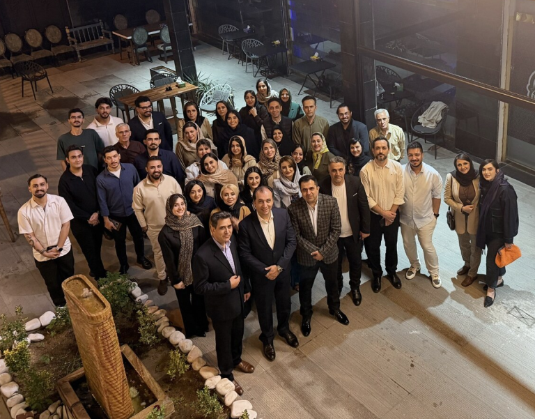 Goldis_Staff_Gathering_03_Webhh